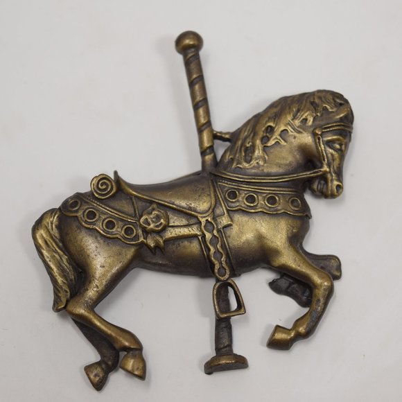 Vintage Carousel Horse Brooch Pin Brass Look Merry Go Round Carnival Festival - Picture 1 of 13